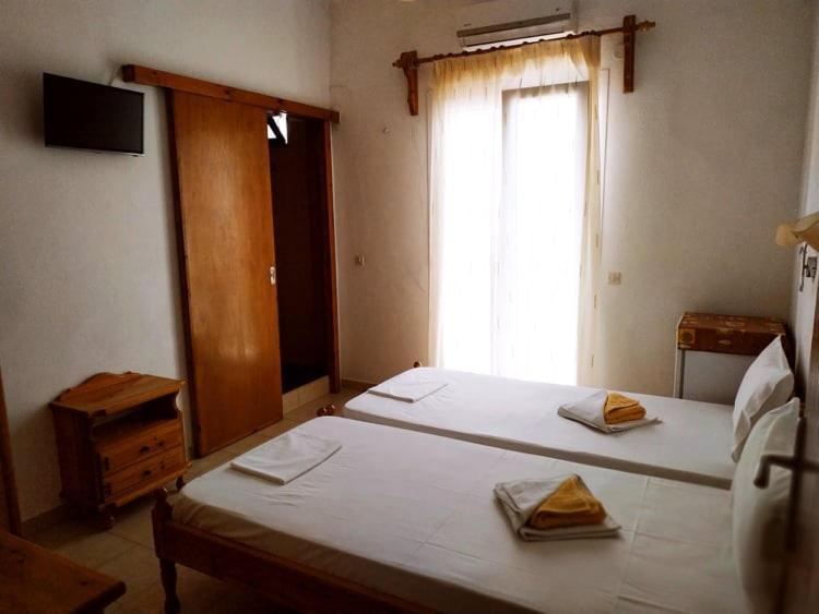 Pension Nikolas Skiathos Town Bagian luar foto