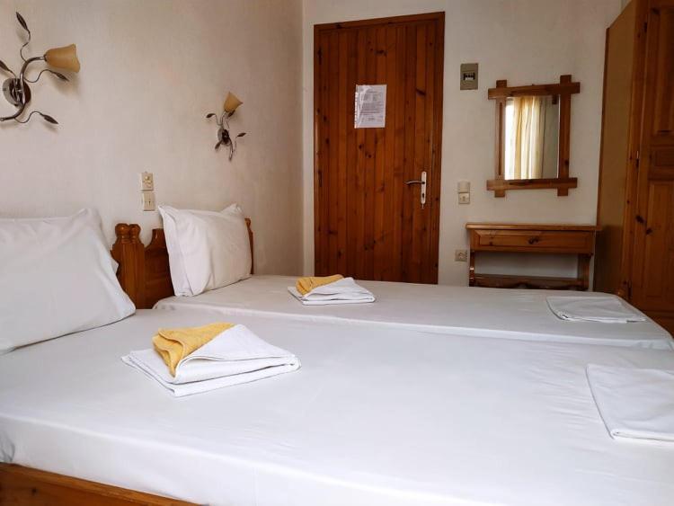 Pension Nikolas Skiathos Town Bagian luar foto