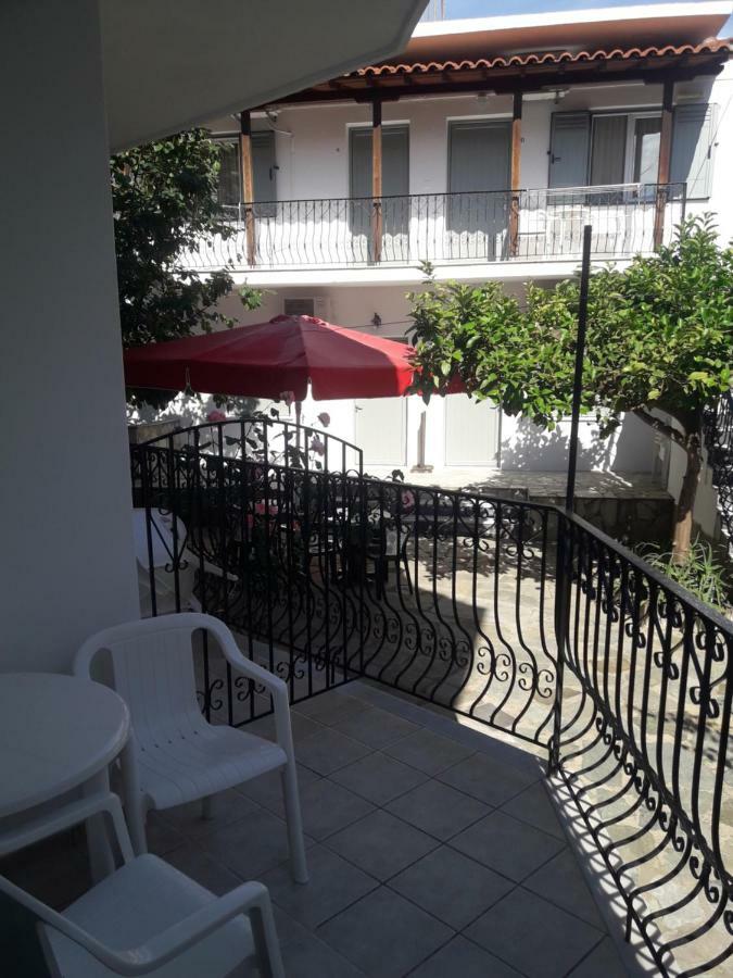 Pension Nikolas Skiathos Town Bagian luar foto
