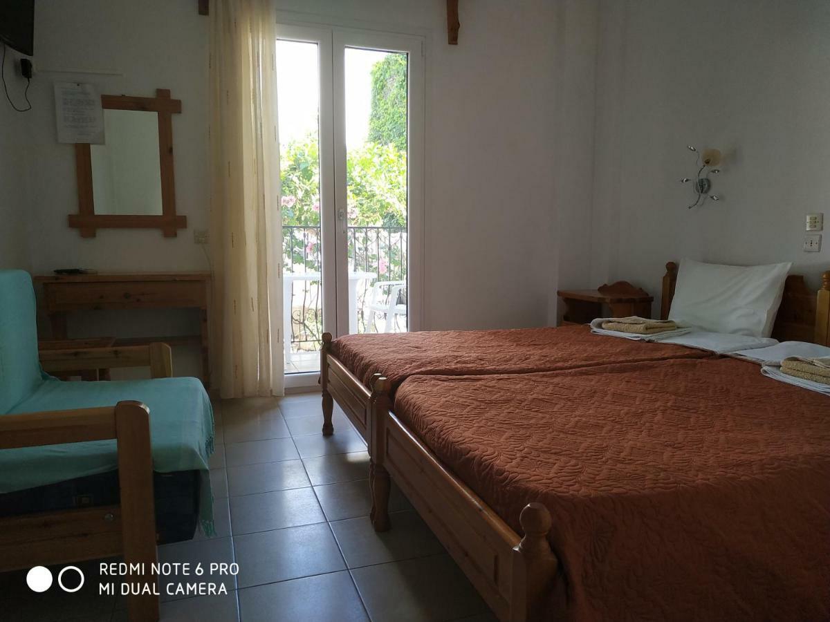 Pension Nikolas Skiathos Town Bagian luar foto