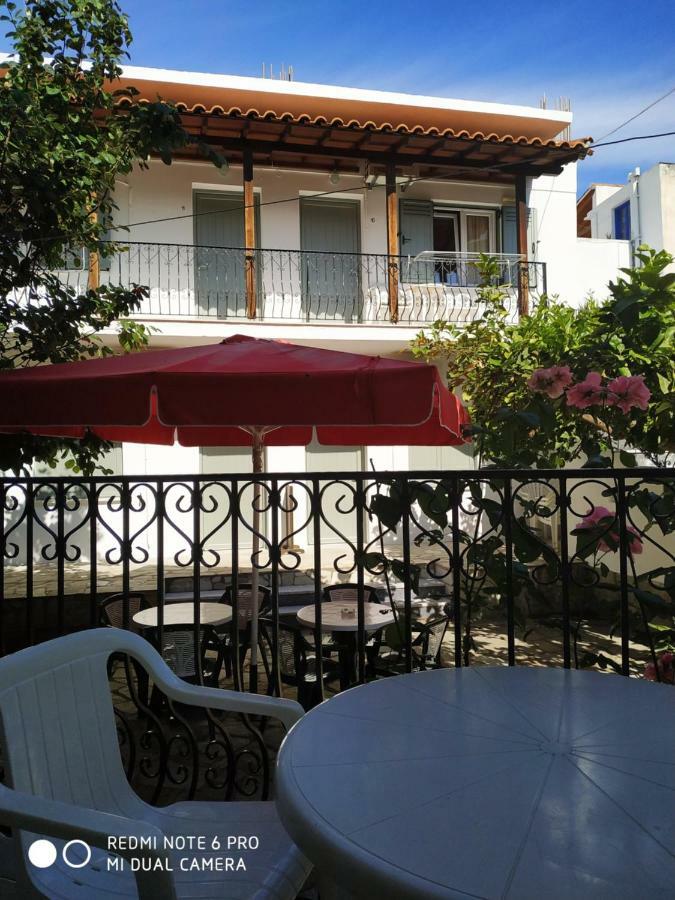 Pension Nikolas Skiathos Town Bagian luar foto